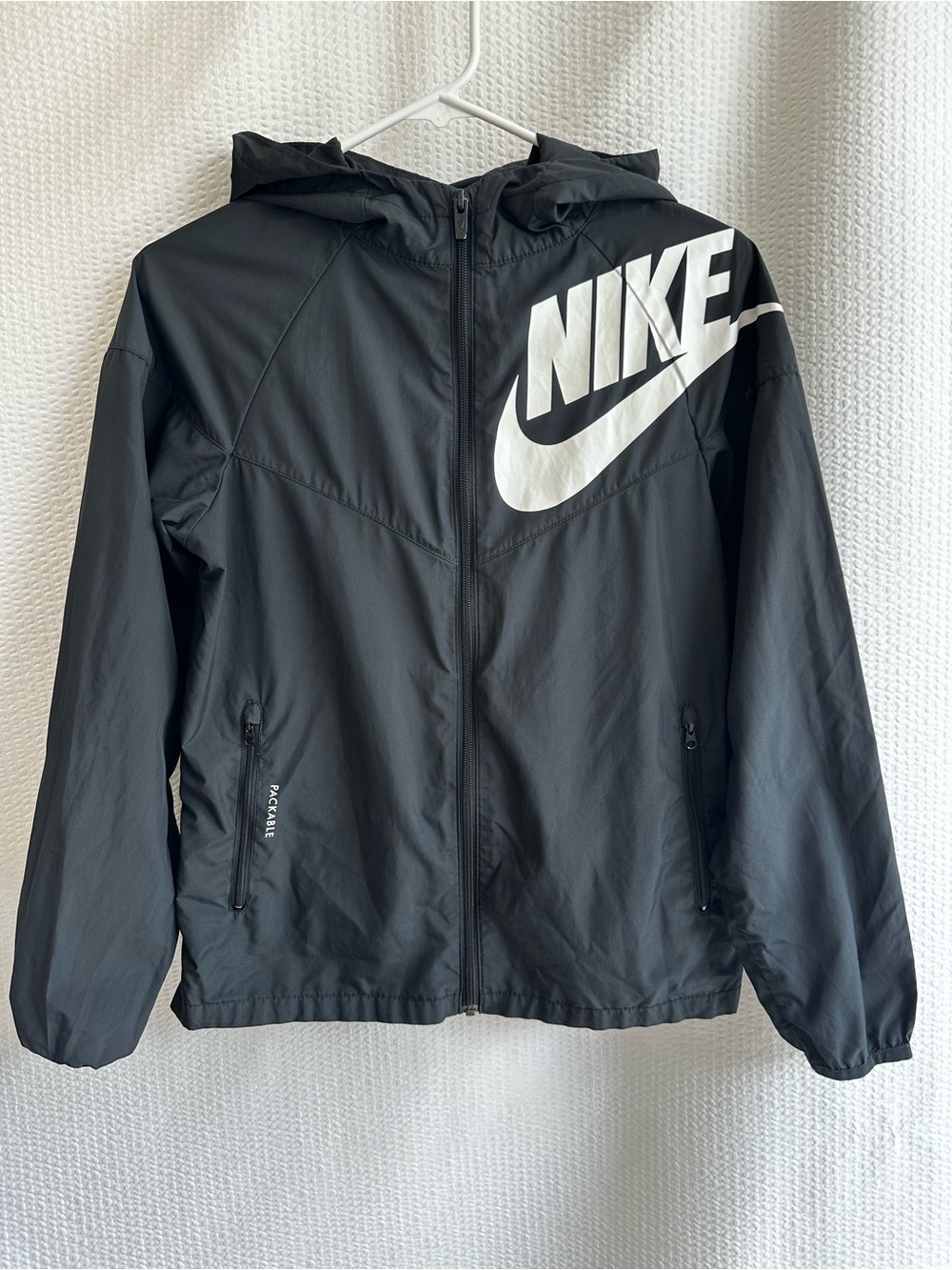 Nike Windrunner Black White Packable Windbreaker Hooded Jacket Boys Youth Large